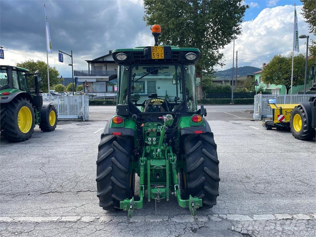 John Deere 5090 GF Traktorer