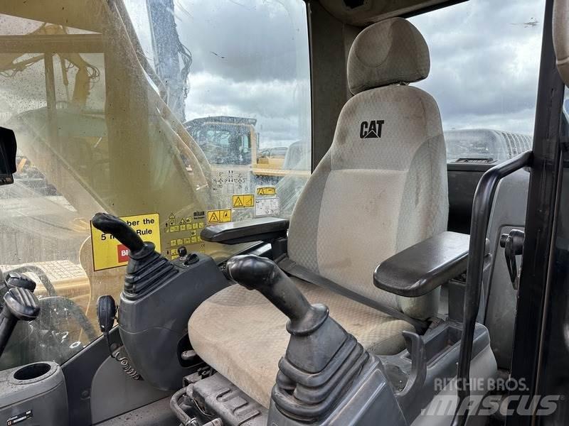 CAT 20T Excavator Beltegraver