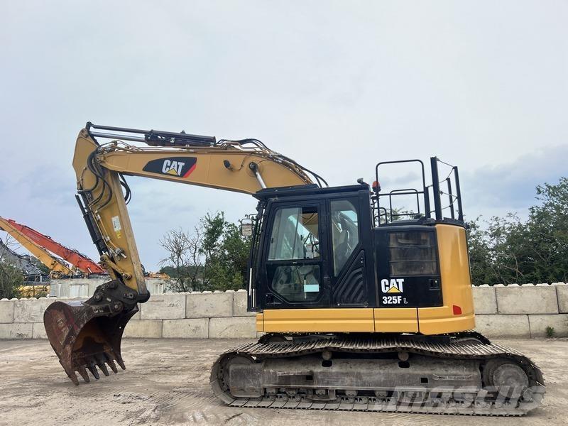 CAT 325FL Beltegraver