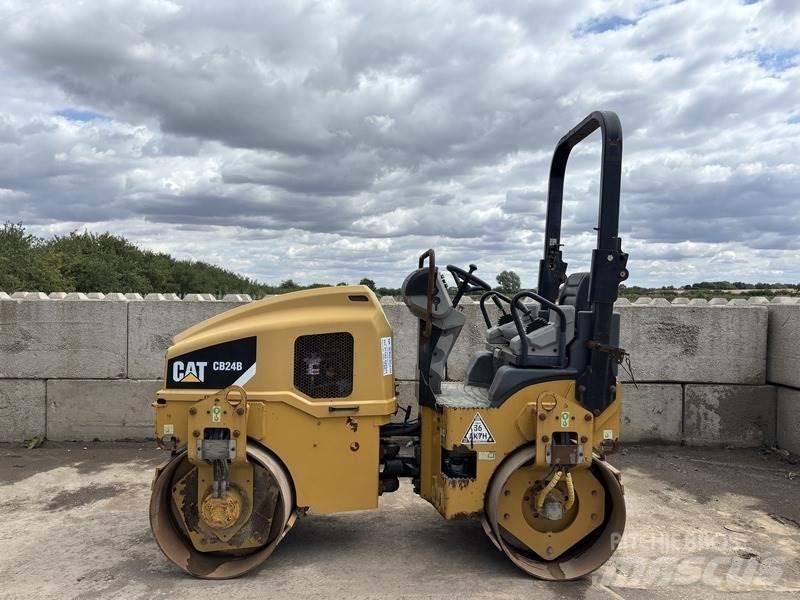 CAT CB24 B Tandem Valser