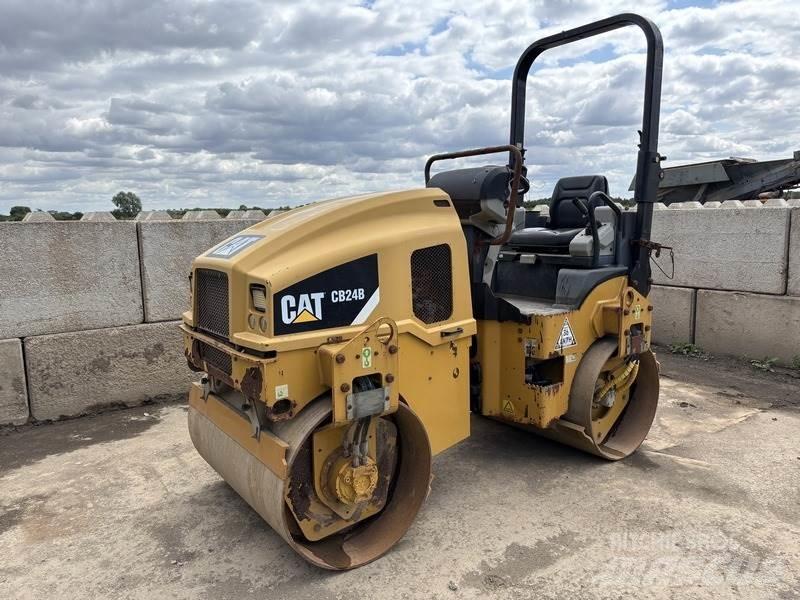 CAT CB24 B Tandem Valser
