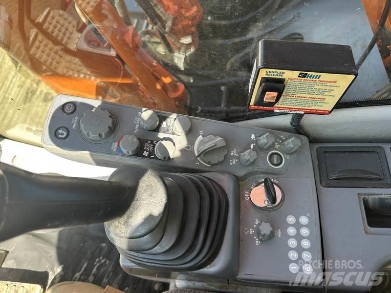 Hitachi ZX210LC-6 Beltegraver
