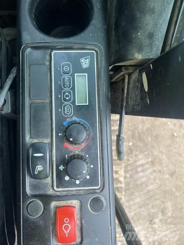 JCB JS145 LC T4 Beltegraver