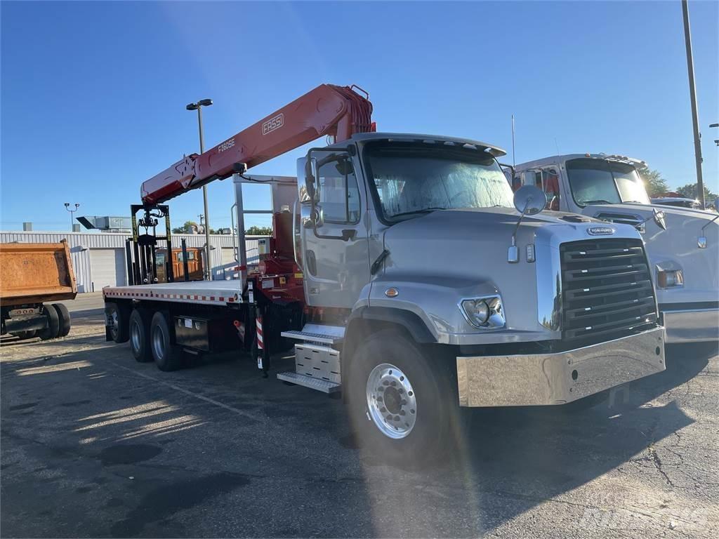 Freightliner 114SD Chassis