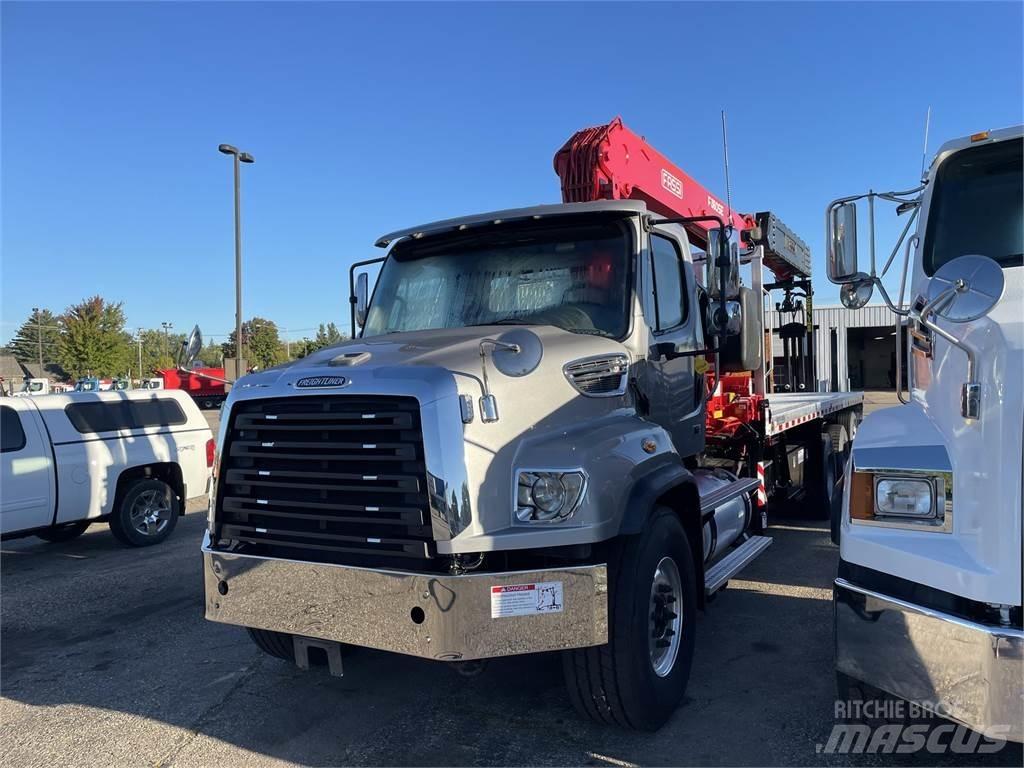 Freightliner 114SD Chassis
