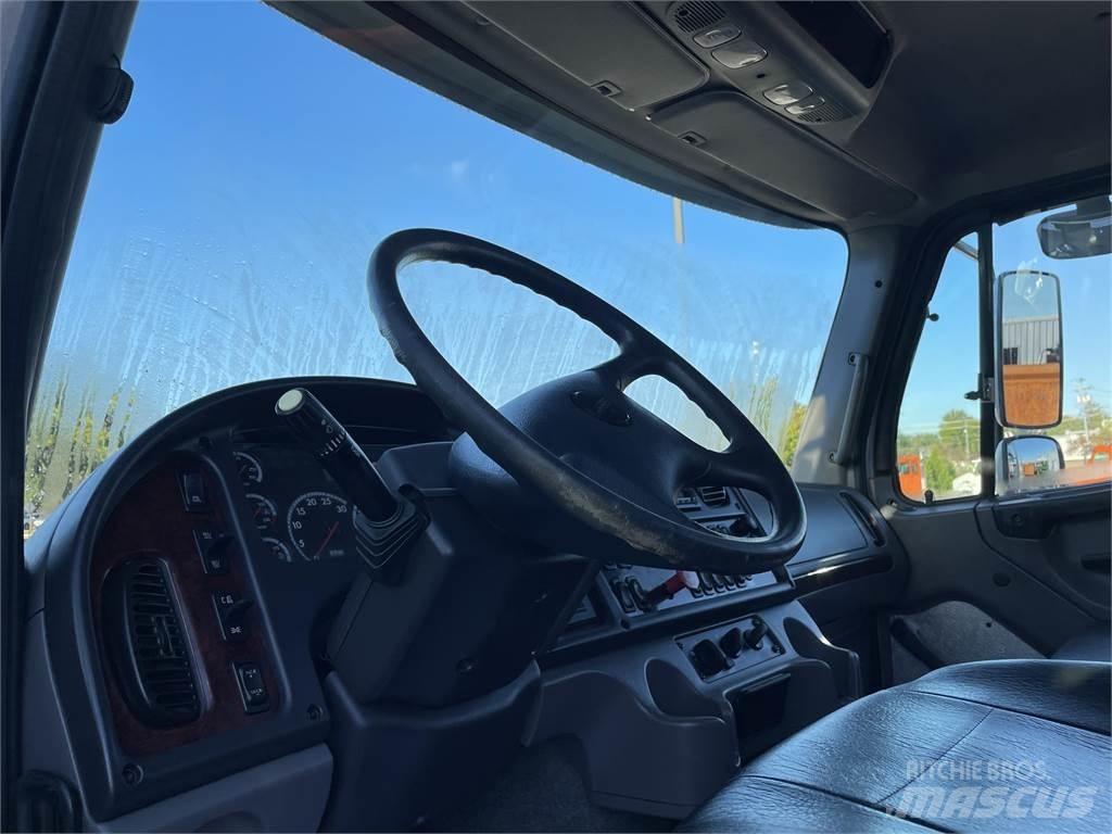 Freightliner 114SD Chassis