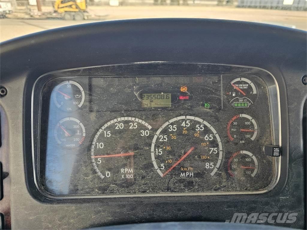Freightliner M2 106 Trekkvogner