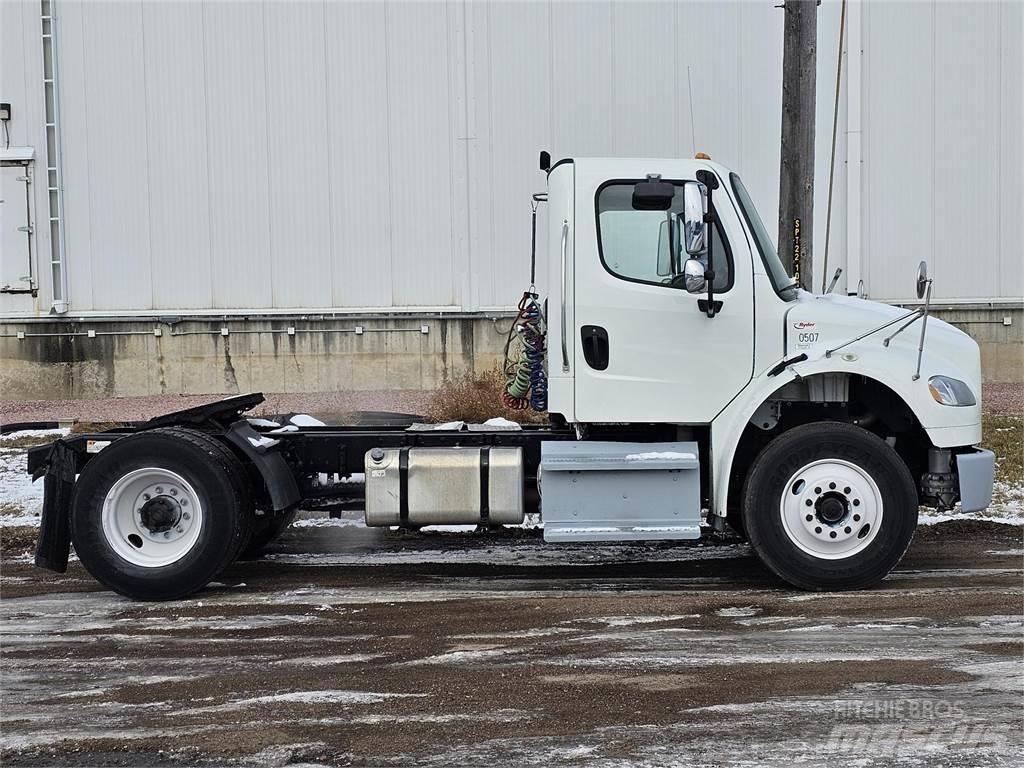 Freightliner M2 106 Trekkvogner