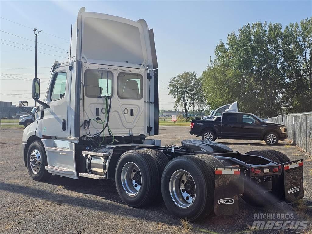Freightliner PE116DC Trekkvogner