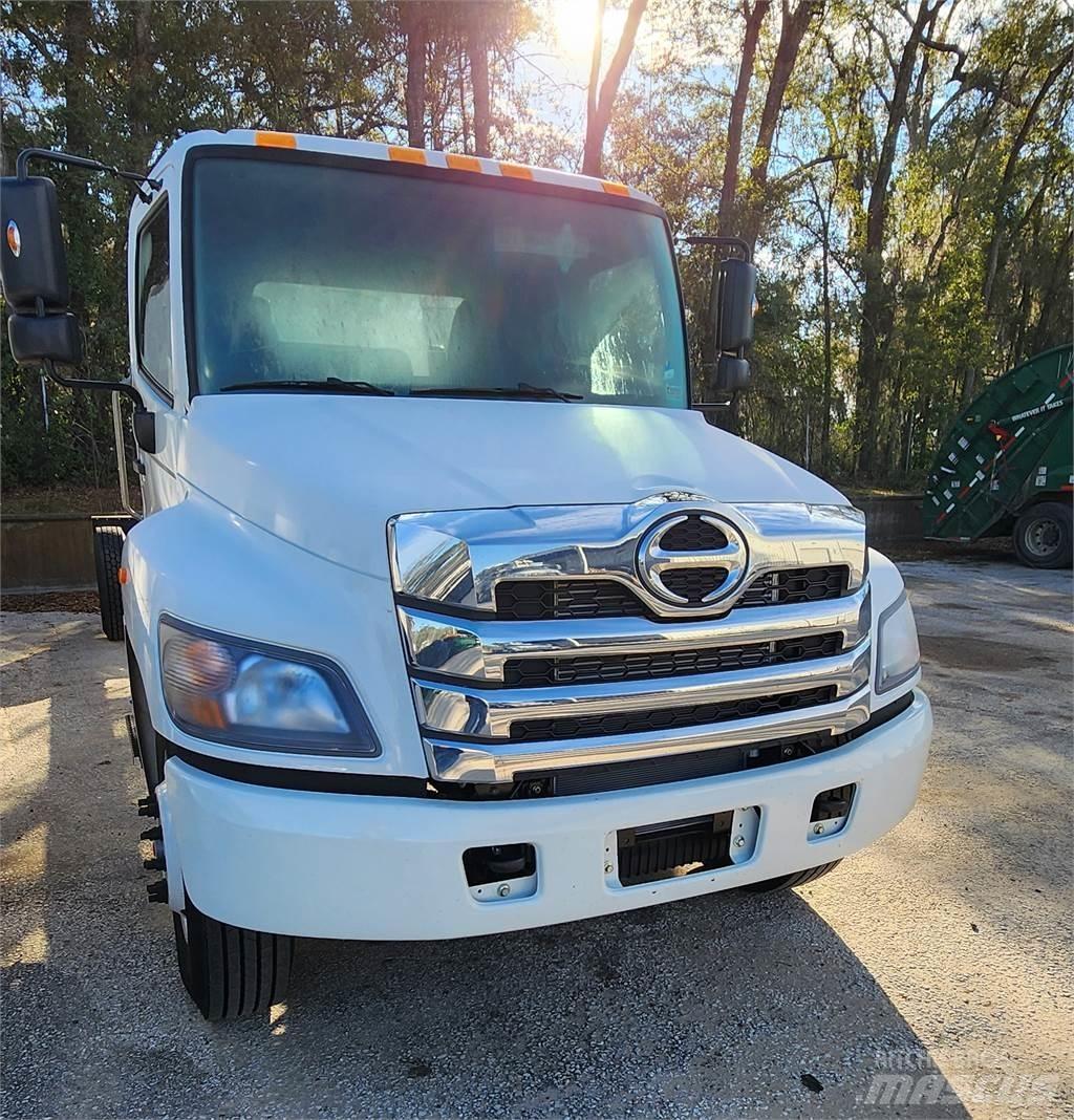Hino L7 Trekkvogner