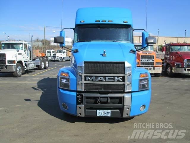 Mack AN64T Trekkvogner