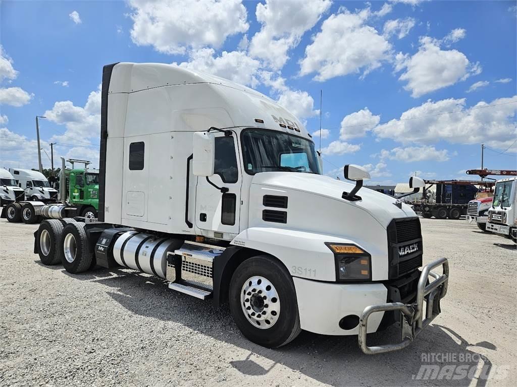 Mack AN64T Trekkvogner