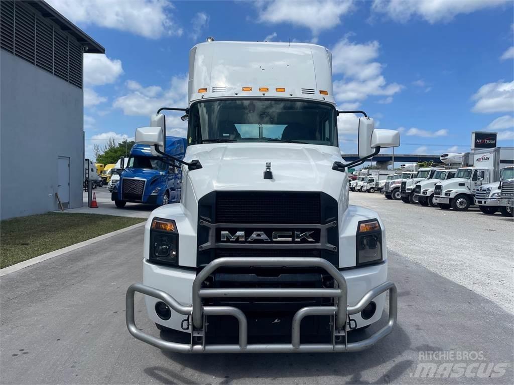 Mack AN64T Trekkvogner
