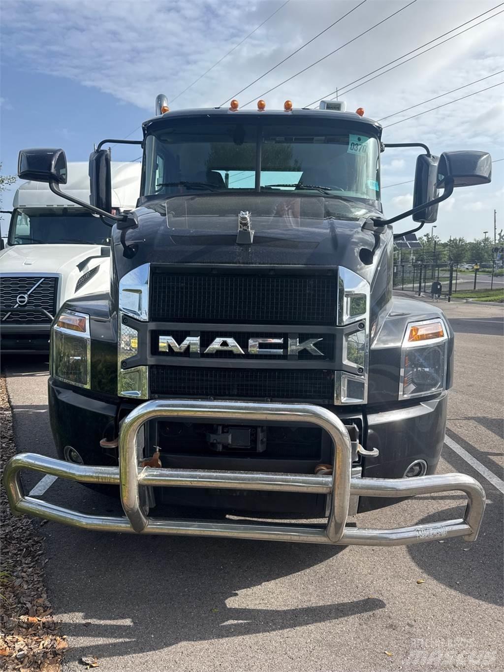 Mack AN64T Trekkvogner
