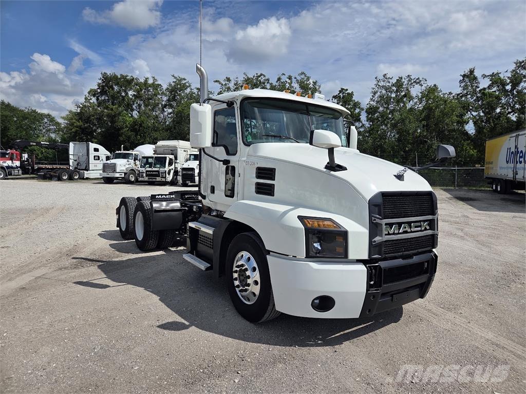 Mack AN64T Trekkvogner