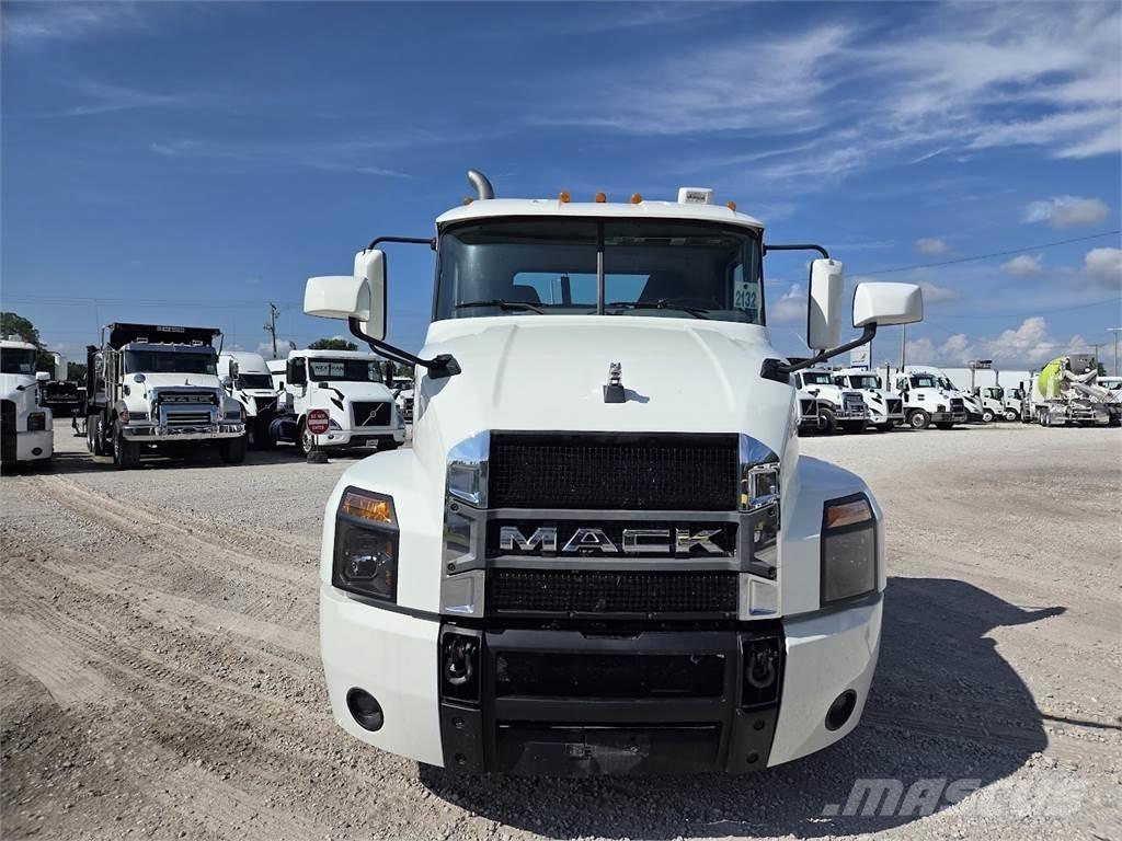 Mack AN64T Trekkvogner
