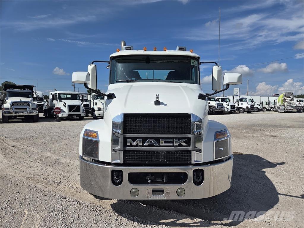 Mack AN64T Trekkvogner