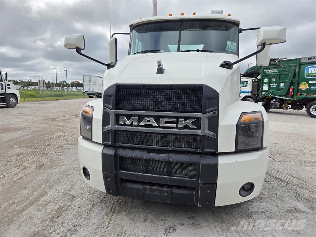 Mack AN64T Trekkvogner