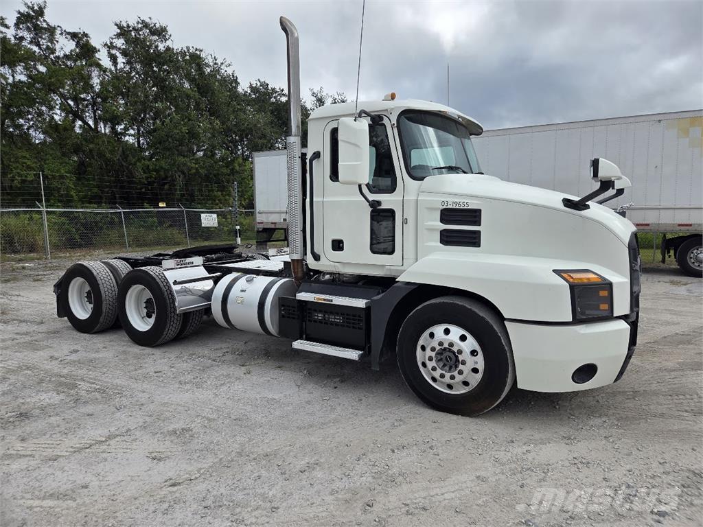 Mack AN64T Trekkvogner