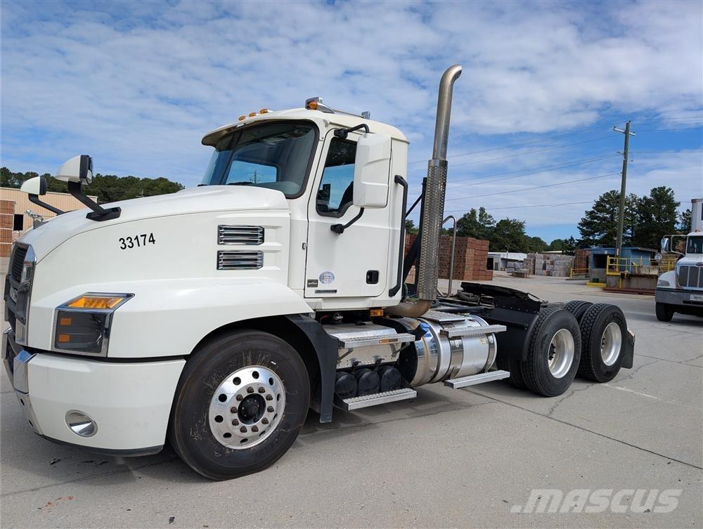 Mack AN64T Trekkvogner