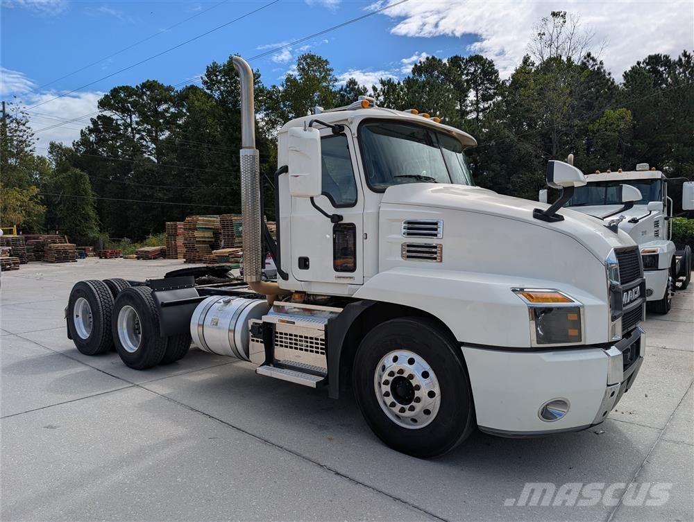 Mack AN64T Trekkvogner