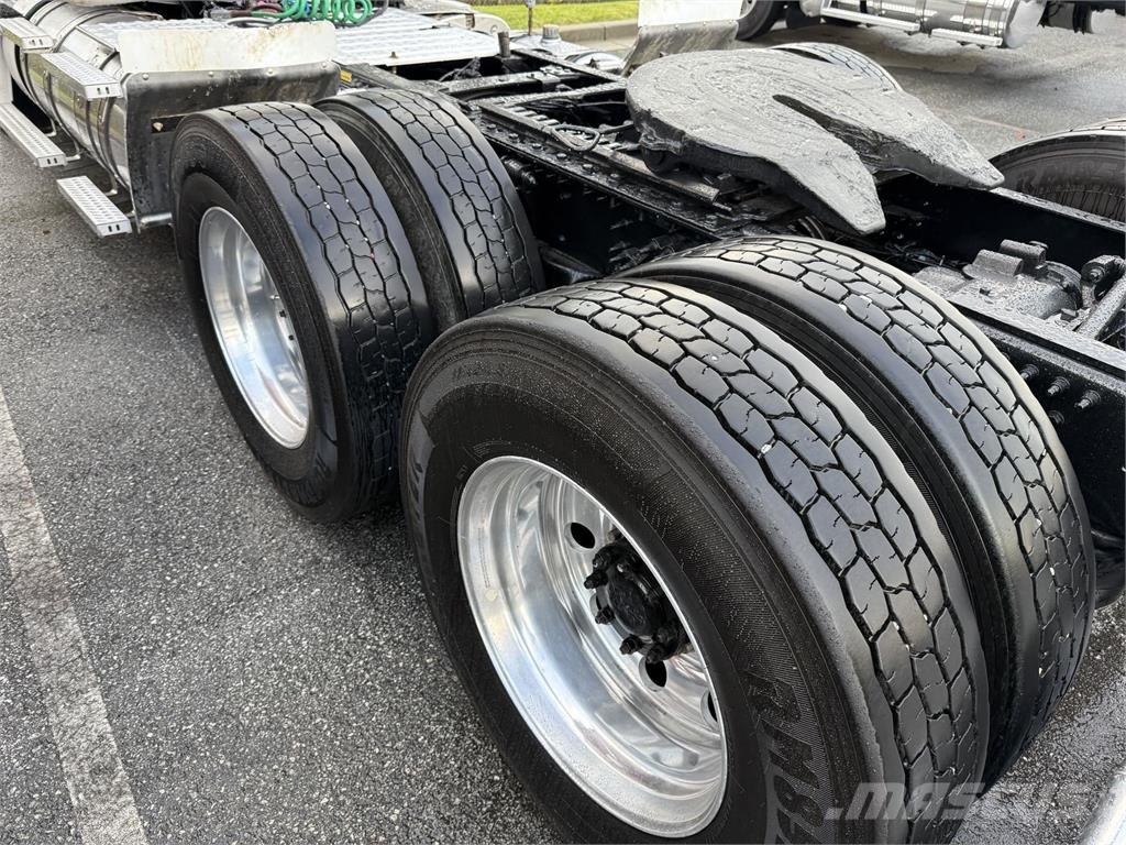 Mack CHU613 Trekkvogner