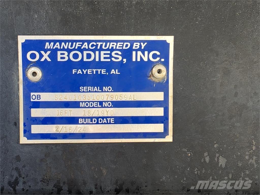Mack GR64B Tippbil