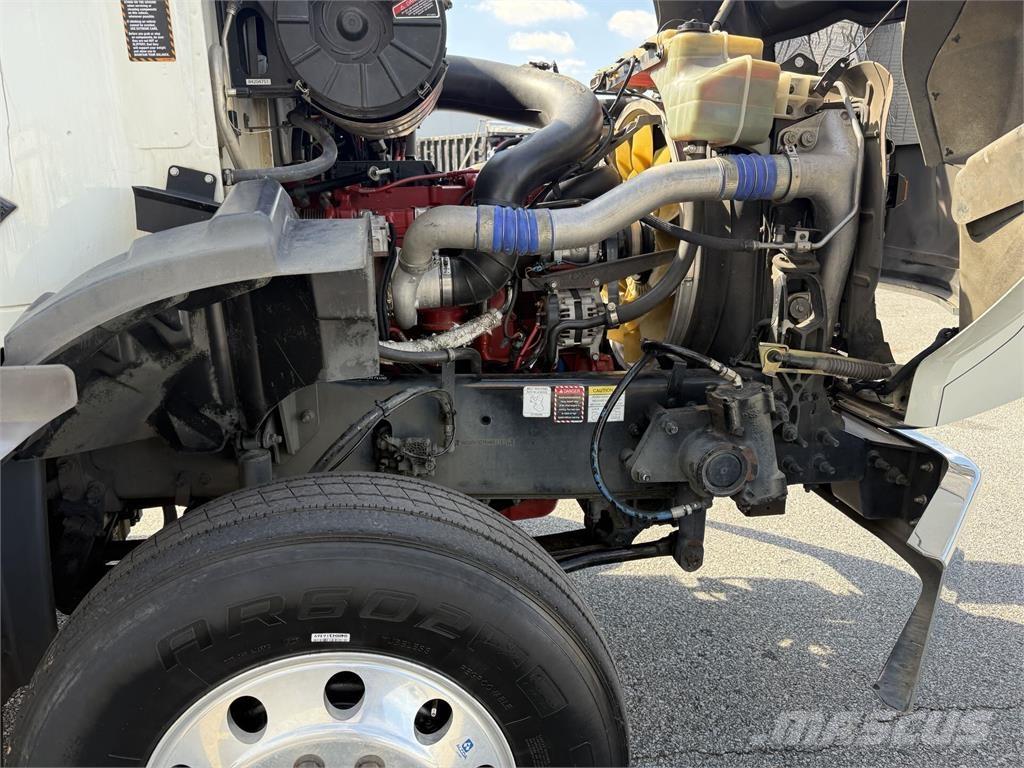 Mack GR64B9 Trekkvogner