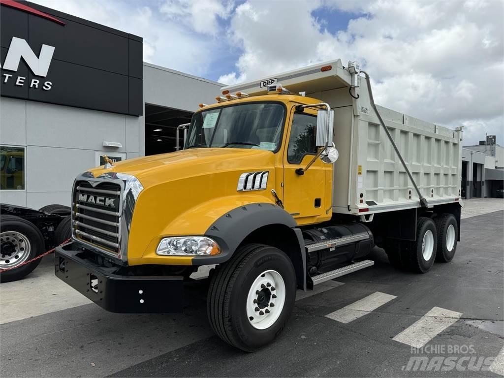 Mack GR64BRX Tippbil
