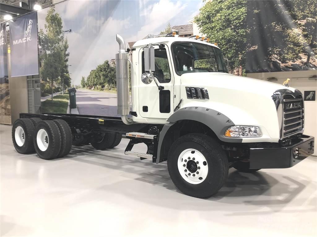 Mack GR64BX Betongbiler