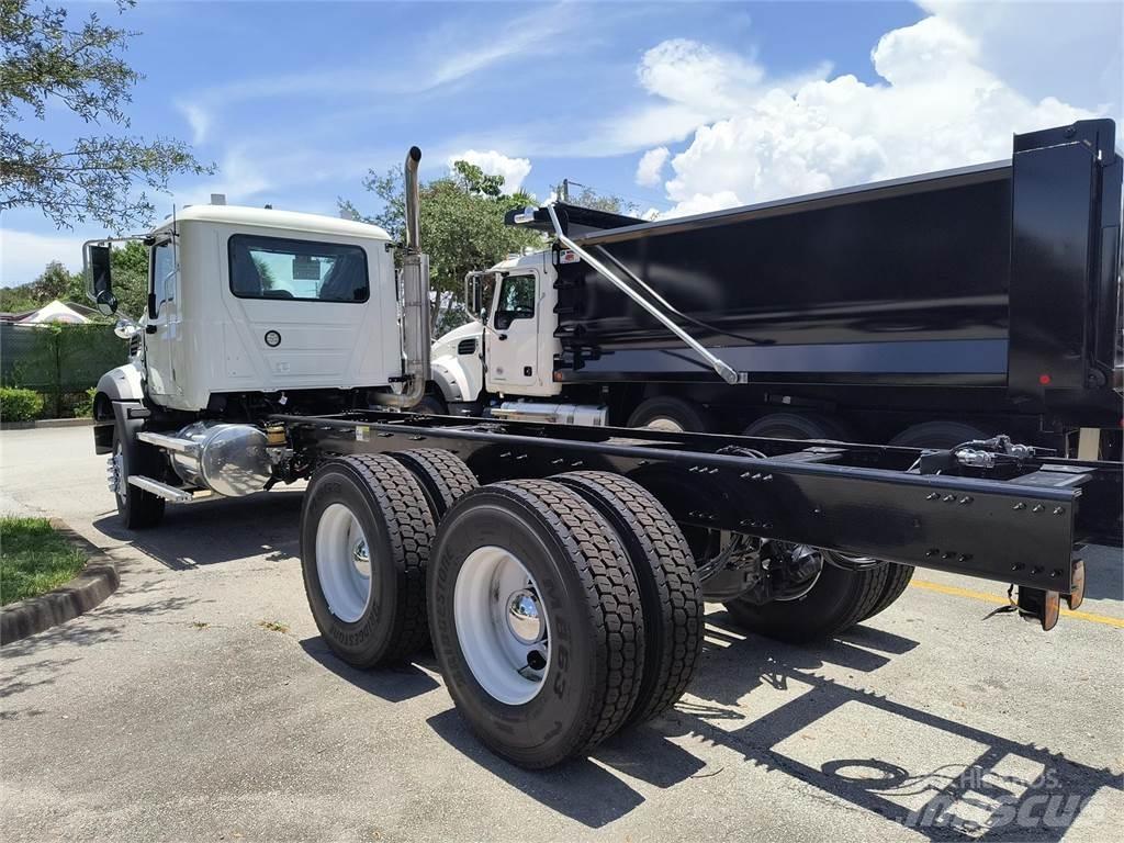 Mack GR64BX Betongbiler