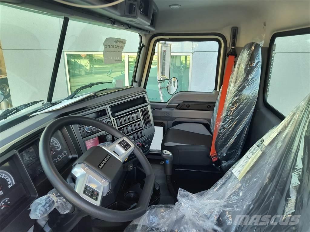 Mack GR64BX Tippbil
