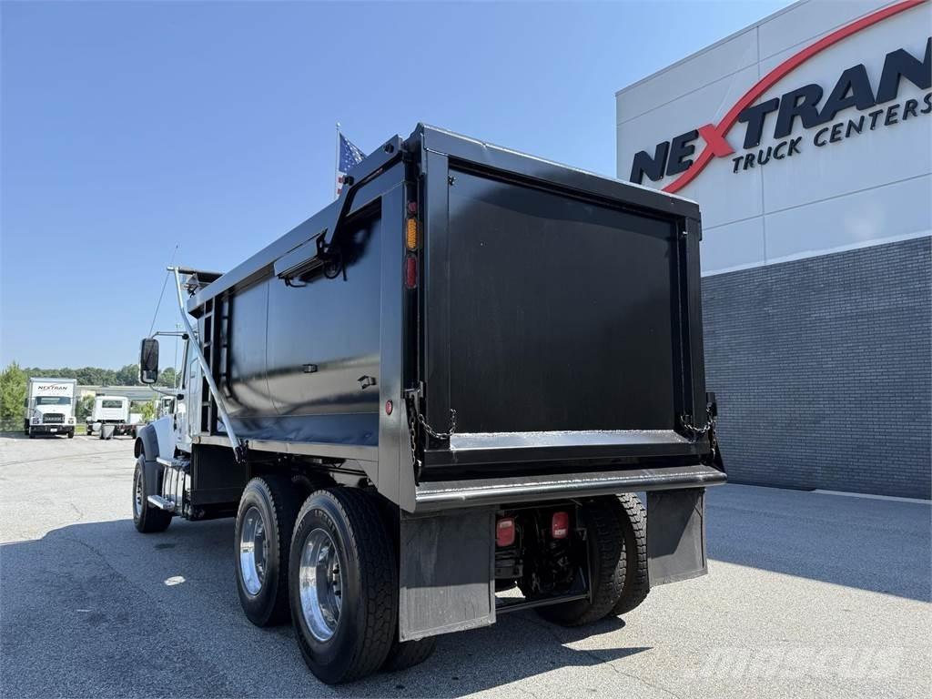 Mack GR64F Tippbil