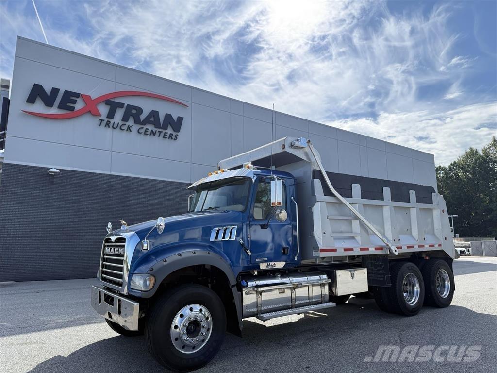 Mack GR64F Tippbil
