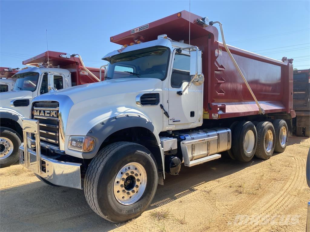 Mack GR64F Tippbil