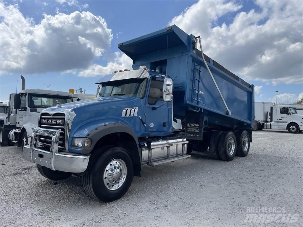 Mack GR64FR Tippbil