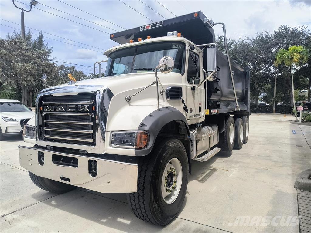Mack GR64FR Tippbil