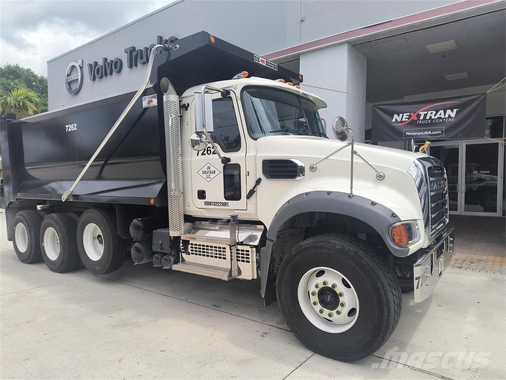 Mack GR64FR Tippbil