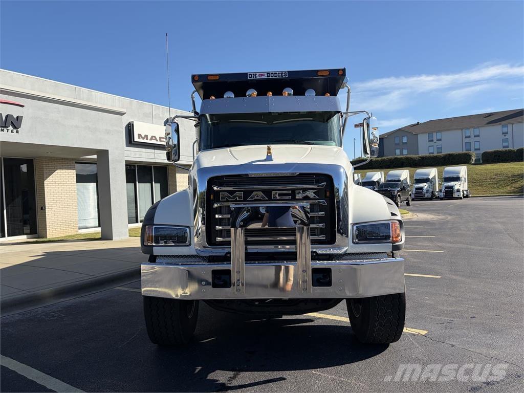 Mack GR64FR Tippbil
