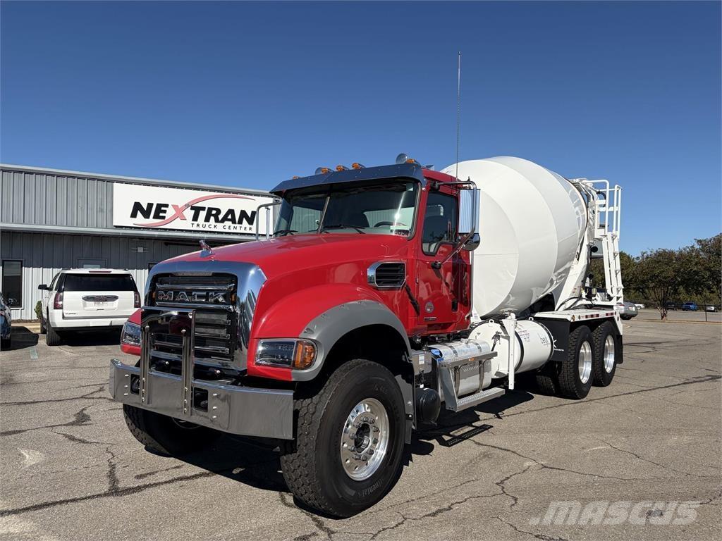 Mack GR64FR Betongbiler