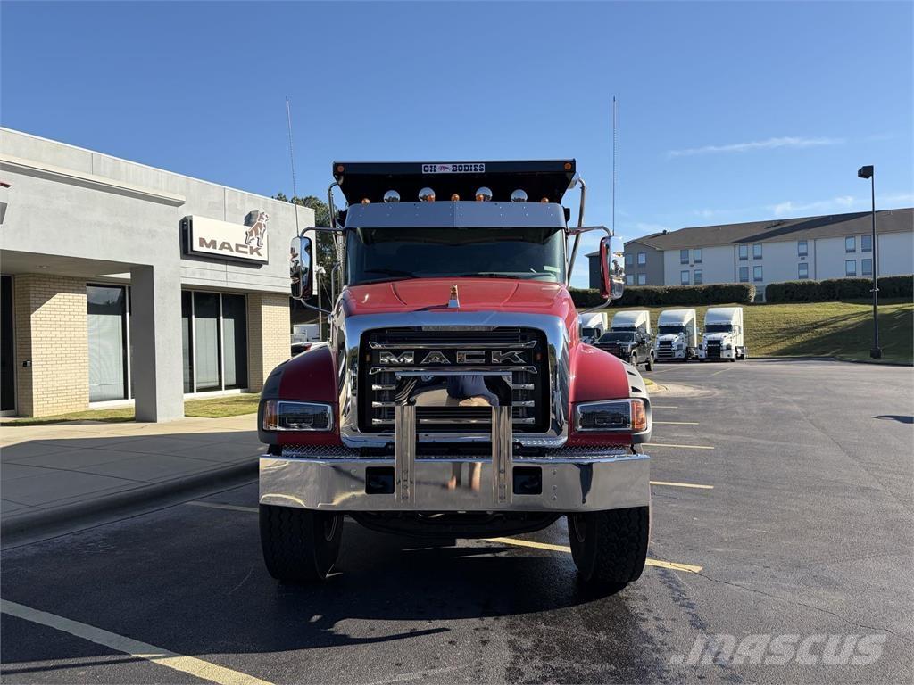 Mack GR64FR Tippbil