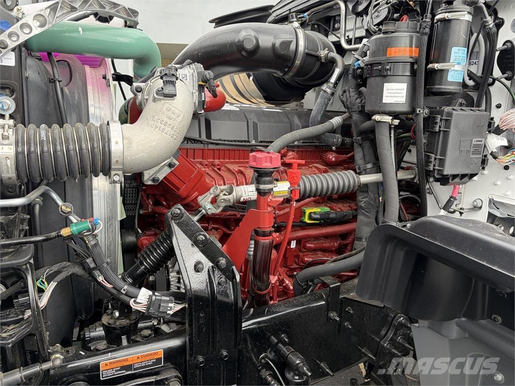 Mack GR64FT Trekkvogner