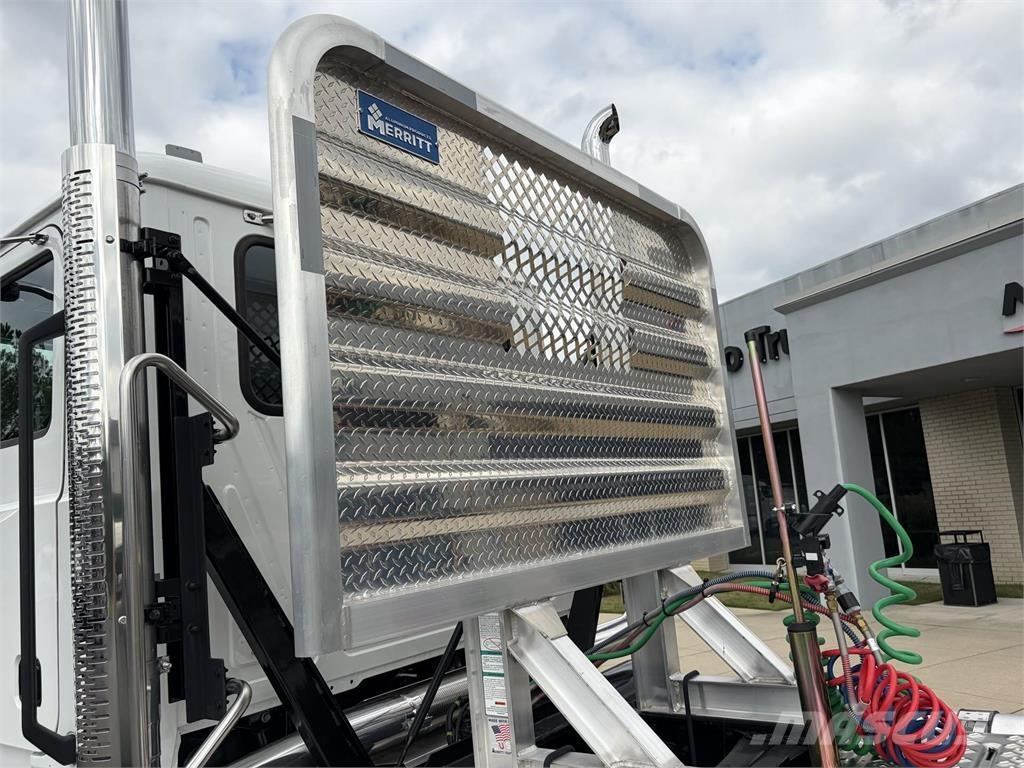 Mack GR64FT Trekkvogner