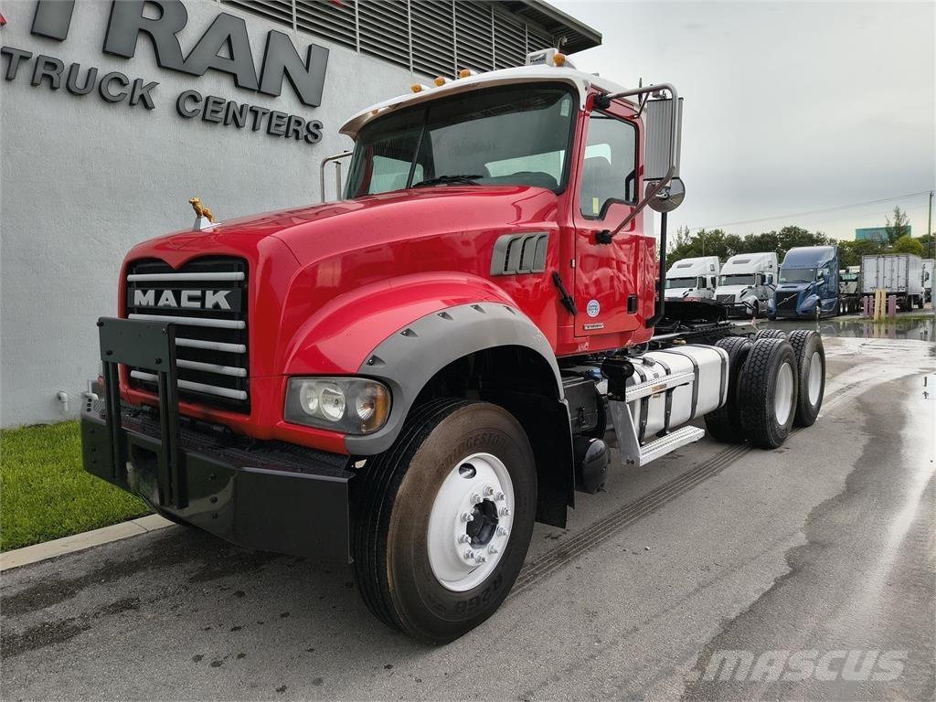 Mack GR64FT Trekkvogner