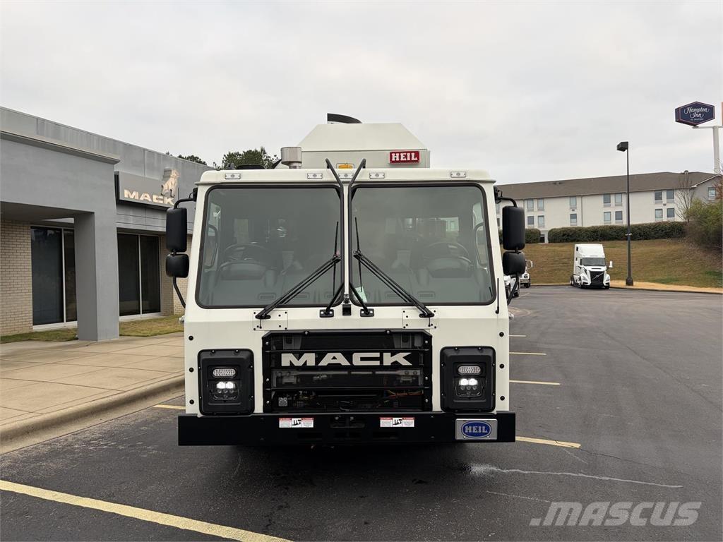 Mack LR64R Andre lastebiler