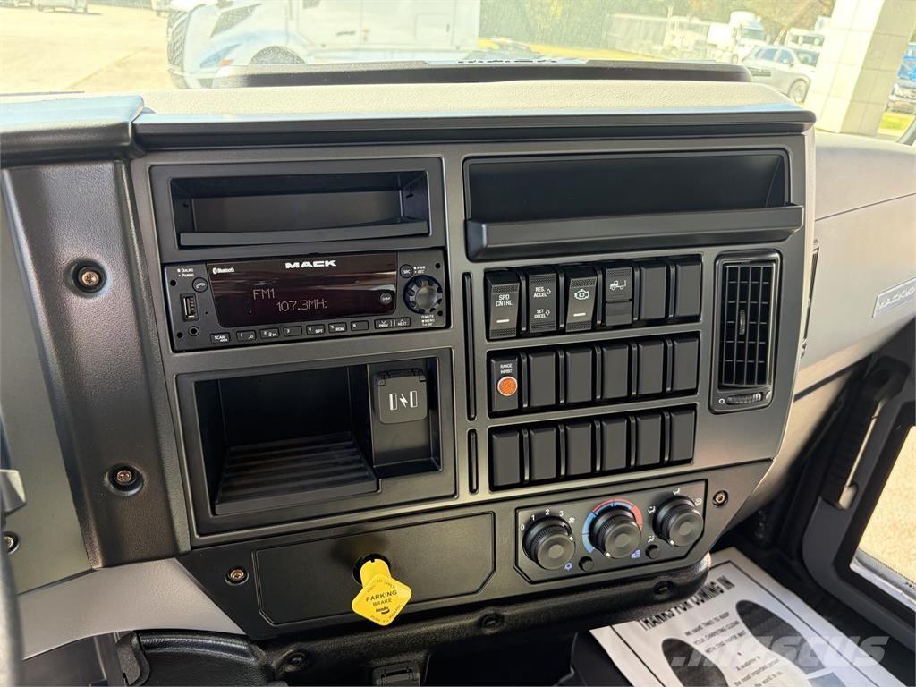 Mack MD6 42R Skapbiler