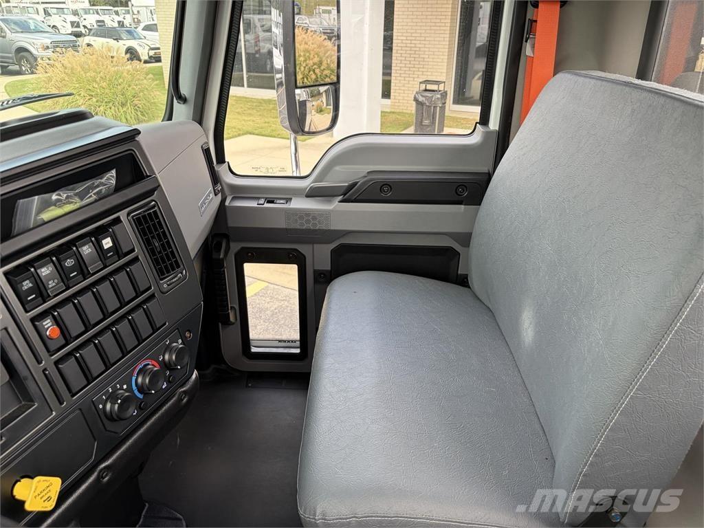 Mack MD6 42R Andre lastebiler