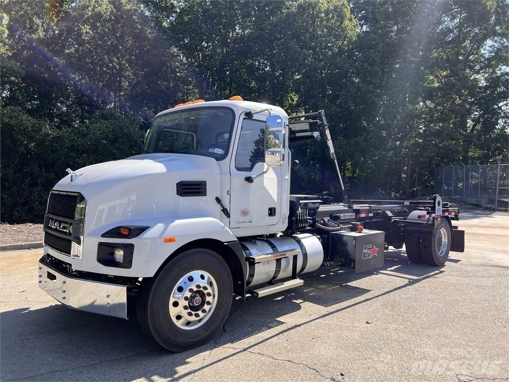 Mack MD7 42R Chassis