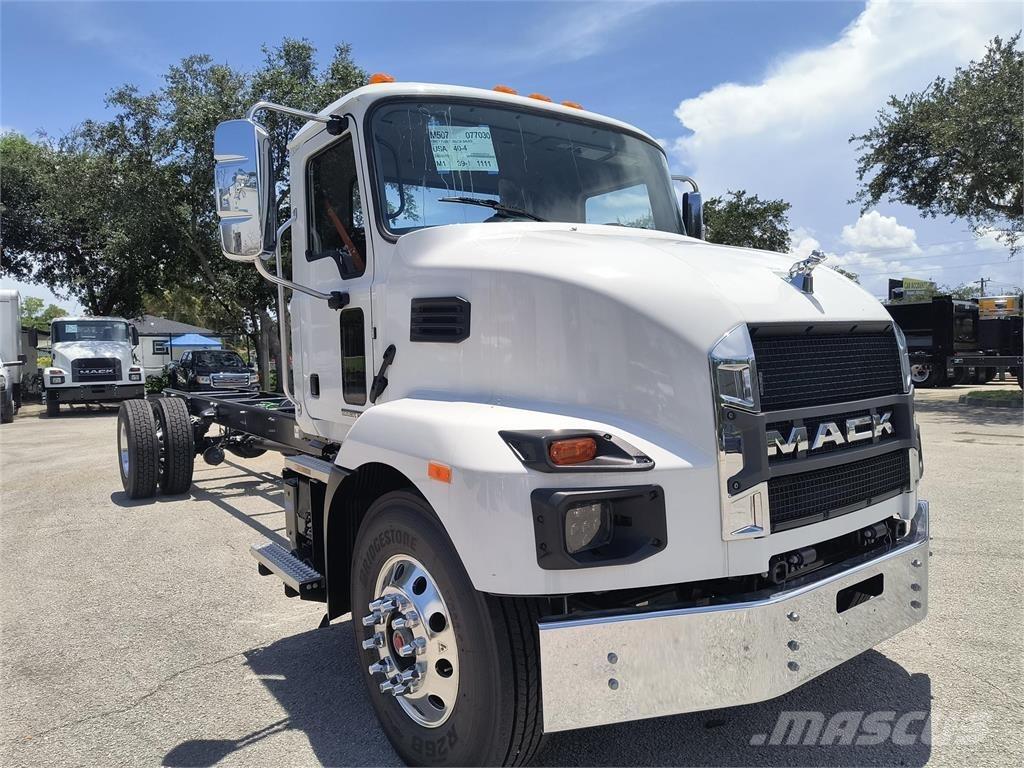 Mack MD7 42R Chassis
