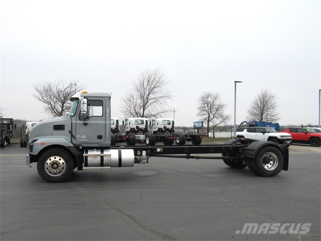 Mack MD742 Chassis